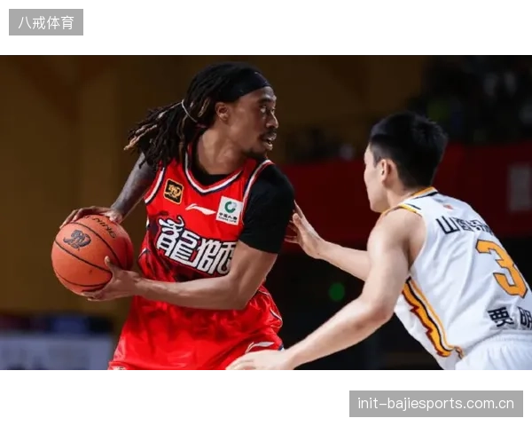 广州龙狮赛季防守进步明显，年轻球员防守积极性值得肯定。